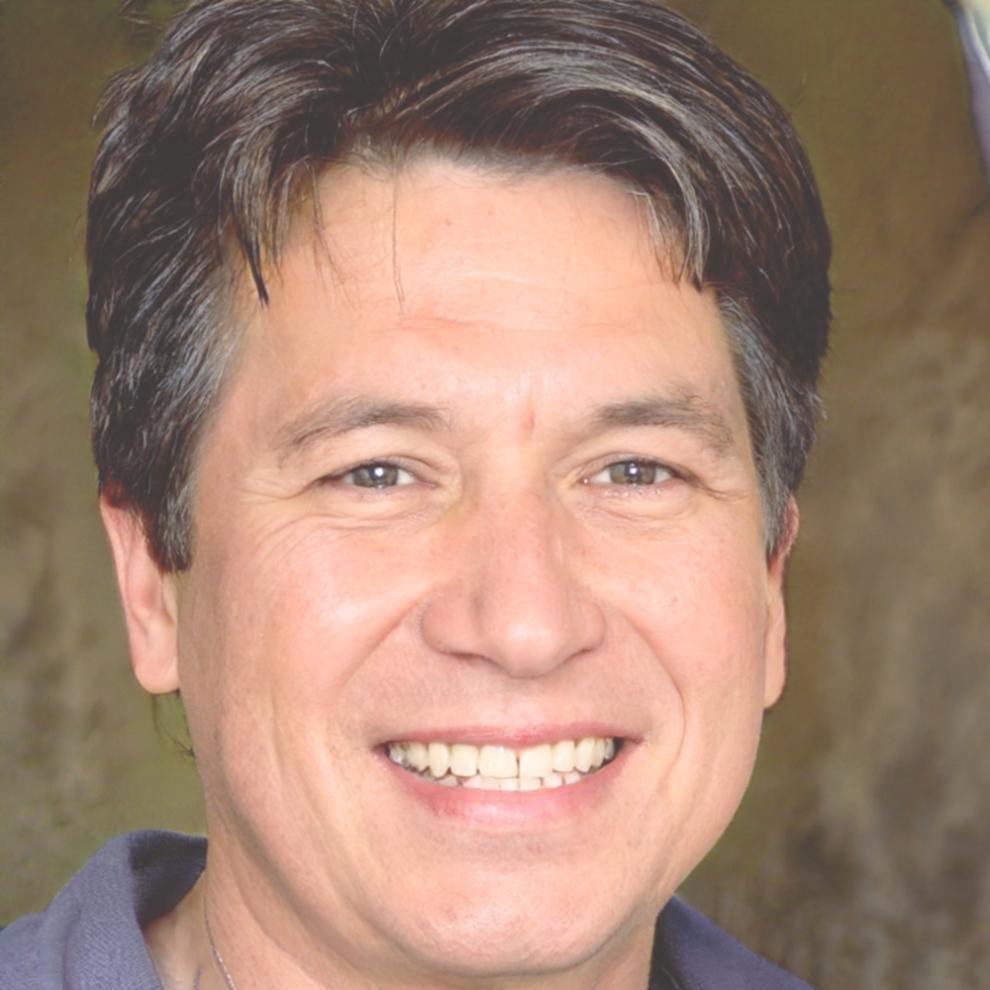 Carlos Rodríguez, Consultor Financiero Senior